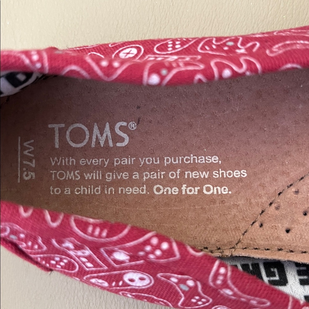 Toms brand canvas shoes - Picture 2 of 6